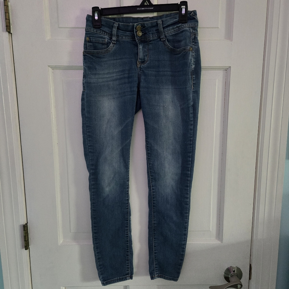 Wallflower UltraFit Skinny Jeans